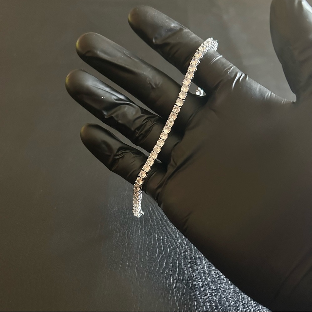 Moissanite Tennis Bracelet VVS1 Passes Tester 4mm 7Inches Silver Iced Out Miami
